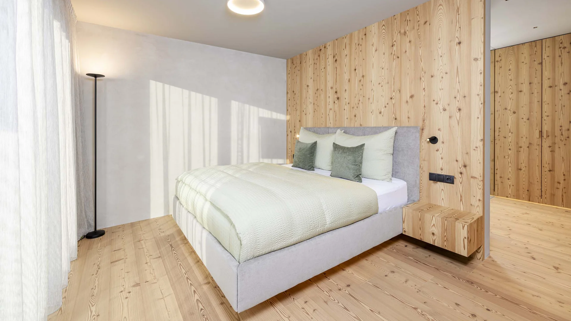 Welcome to Vronis Lodge!